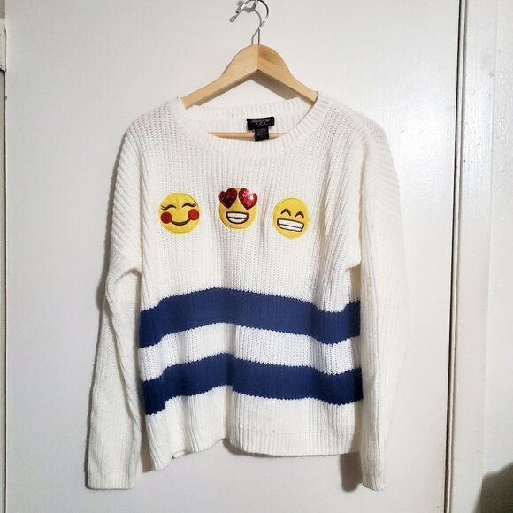 Hooked Up White Emoji Sweater Size Large - Picture 2 of 7